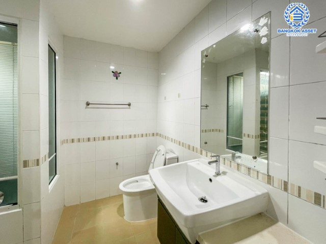 *****บ้านเดี่ยวมือสองนนทบุรี แบรนด์พฤกษา ม.ภัสสร7 รัตนาธิเบศร์ ถนนเมน! เนื้อที่ 60.1 ตร.ว. ฟังก์ชั่น 3 ห้องนอน 3 ห้องน้ำ ตกแต่ง Built-in ทั้งหลัง!  บนทำเลดีที่สุด ติดถนนใหญ่ เพียง 400 ม. จากรถไฟฟ้าสถานีบางพลู ใกล้เซ็นทรัลเวสต์เกต